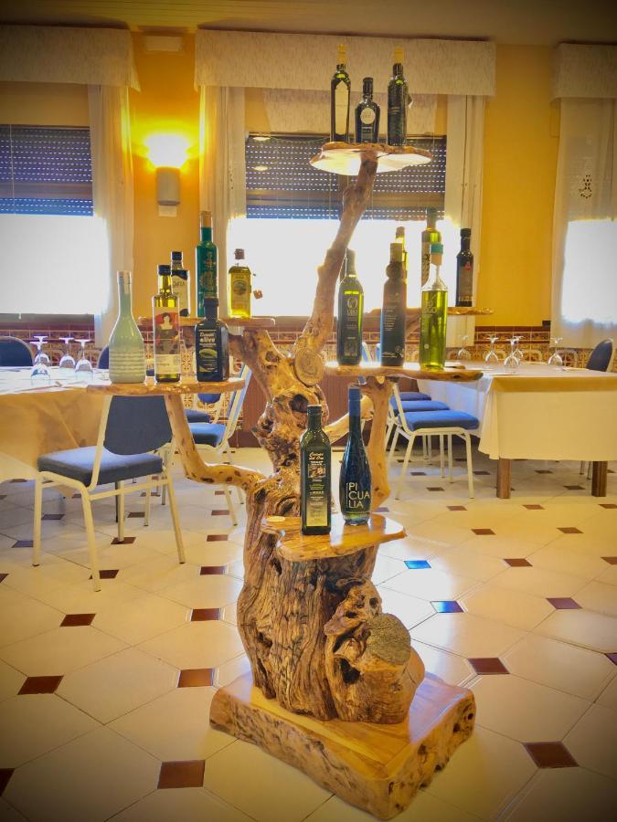 Hotel Avenida Beas de Segura エクステリア 写真