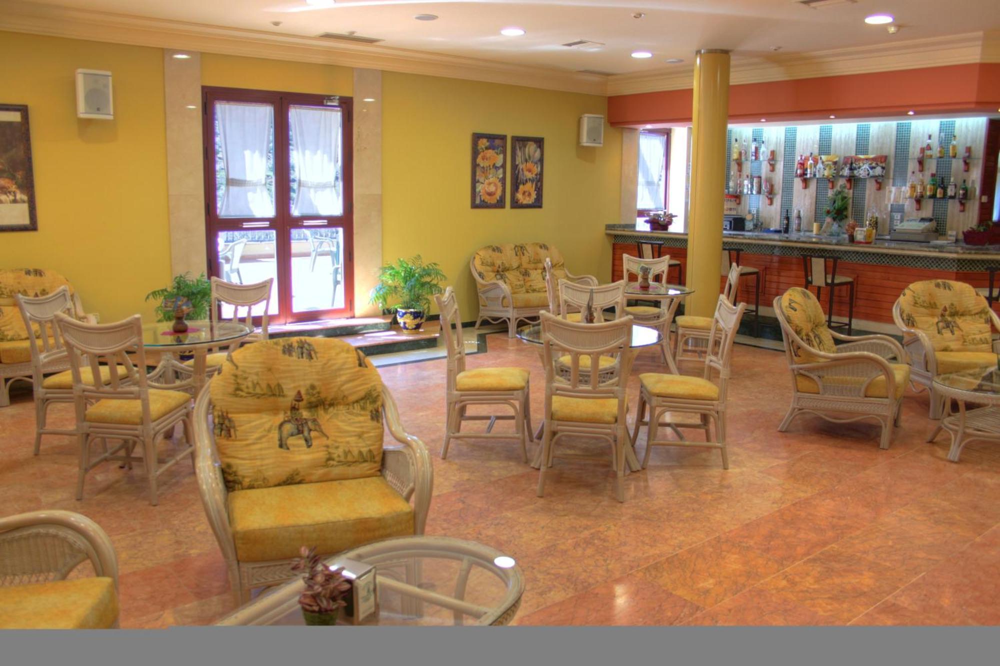Hotel Avenida Beas de Segura エクステリア 写真
