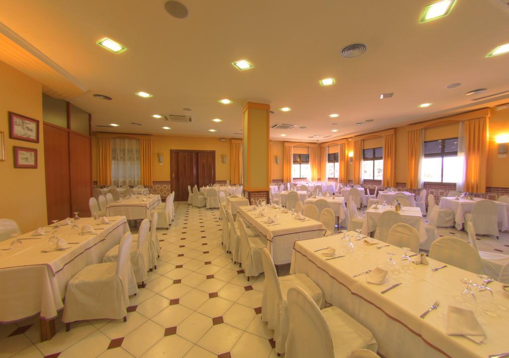 Hotel Avenida Beas de Segura エクステリア 写真